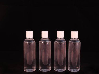 Ev yapımı anti-covid dezenfeksiyon şişeleri. İzopropil alkol, damıtılmış su, gliserol..