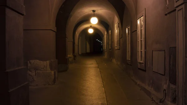 Ночное Фото Старой Темной Аллеи Галерее — стоковое фото