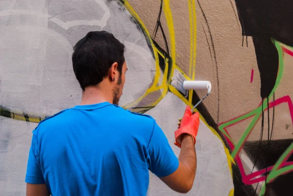 Artiste Rue Travaillant Sur Mur Dans Les Rues Athènes Grèce — Photo
