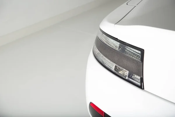 Πυροδότηση Οπίσθιου Φανού Πέδησης Λευκό Αυτοκίνητο Χρώμα — Φωτογραφία Αρχείου