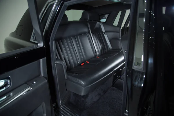 Крупный План Текстурированной Кожаной Машины Черные Кожаные Пассажирские Кресла Лимузине — стоковое фото
