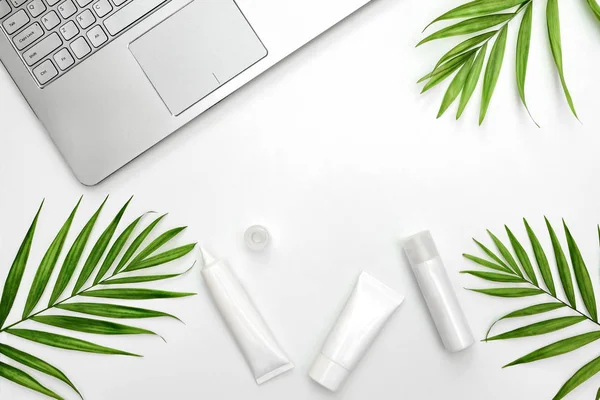 Blogger Template Summer Skin Care Routine Flat Lay Composition Space — Foto de Stock