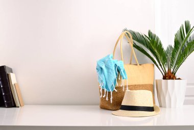 Yaz arka plan metin, beyaz duvar ev iç yaz aksesuarları ile bir alan ile 