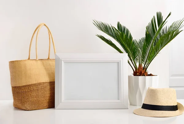 Yaz moda arka plan ile bir metin için çerçeveli bir yer