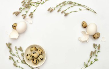 Paskalya tebrik kartı veya poster şablonu ile bir metin, düz yatıyordu kompozisyon için bir yer