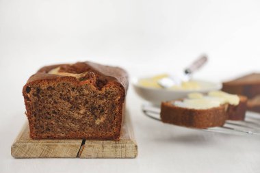 Muz ekmek somun ile tereyağı, önden görünüm