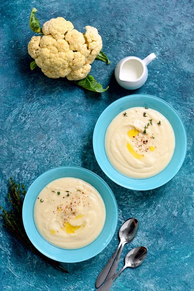 Cauliflower Creamy Pureed Soup Overhead View — Stock Photo, Image