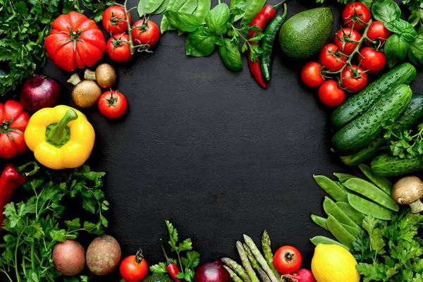 Dark culinary background with fresh produce — Stock Photo, Image