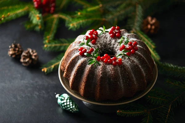 クリスマスホーム焼きチョコレートバンドケーキ — ストック写真