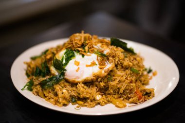 Endonezya usulü kızarmış pirinç Nasi goreng