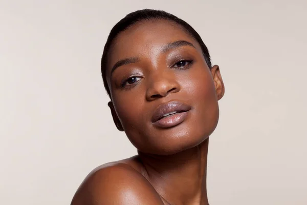 genç kadın, stüdyo çekim portre 