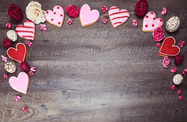 Hartvormige Koekjes Een Rustieke Houten Achtergrond Voor Saint Valentine Day — Stockfoto