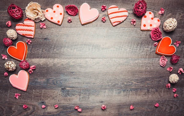 Hartvormige Koekjes Een Rustieke Houten Achtergrond Voor Saint Valentine Day — Stockfoto