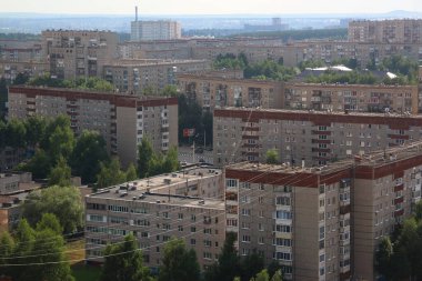 Şehir yukarıdan, binalar ve sokaklar