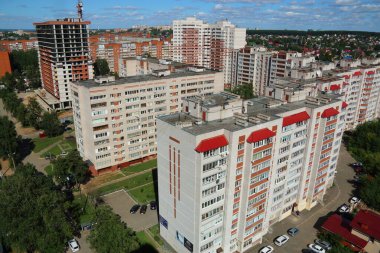 Şehir manzaraları yukarıdan çekilmiş.