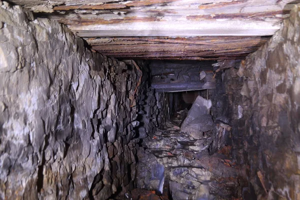 Túnel Subterrâneo Com Paredes Pedra — Fotografia de Stock