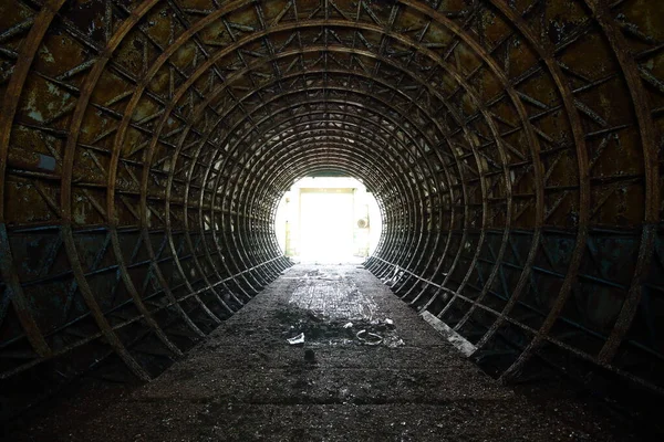 Hangar Teste Ferro Circular Abandonado — Fotografia de Stock