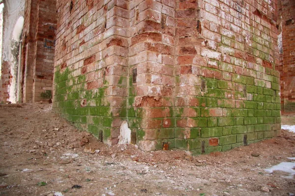 Abandonado Iglesia Ladrillo Rojo Invierno — Foto de Stock