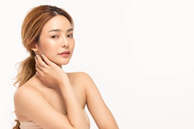 Güzel Asyalı kadın portresi. Cilt bakımlı ve sağlıklı..