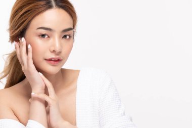 Güzel Asyalı kadın portresi. Cilt bakımlı ve sağlıklı..