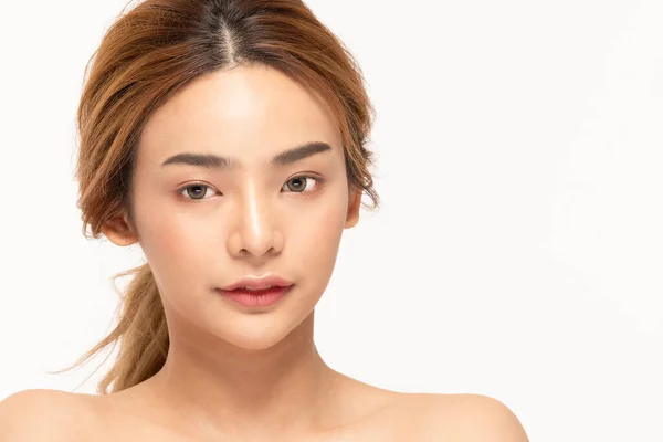 美アジアの女性の肖像画顔とともにスキンケア健康と肌 — ストック写真