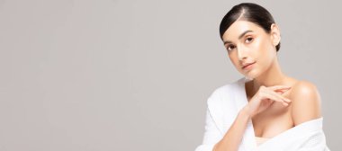 Güzel Asyalı kadın portresi. Cilt bakımlı ve sağlıklı..