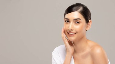 Güzel Asyalı kadın portresi. Cilt bakımlı ve sağlıklı..