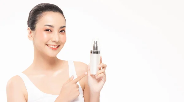 Bellezza Donna Asiatica Tenere Bottiglia Crema Cosmetica Lozione Allegro — Foto Stock