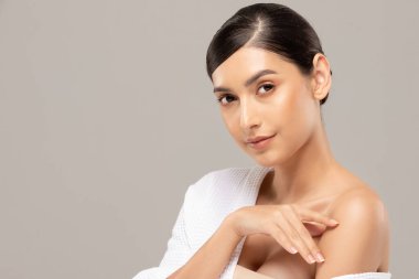 Güzel Asyalı kadın portresi. Cilt bakımlı ve sağlıklı..