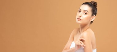 Güzel Asyalı kadın portresi. Cilt bakımlı ve sağlıklı..