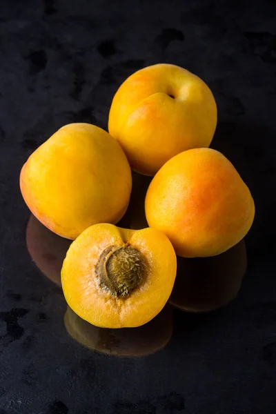 Apricots Black Background Front Lies Slice Apricot Seed — Stock Photo, Image