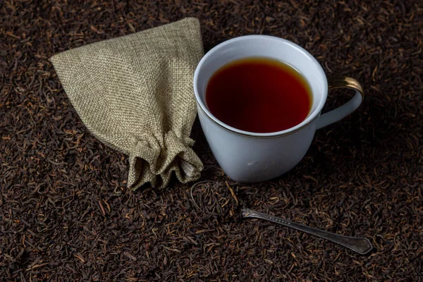 Blatttee Viel Lockerer Tee Eine Tasse Tee Steht Auf Losem — Stockfoto