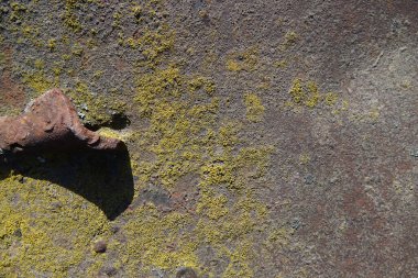 Çizik ve çatlaklarla metal doku