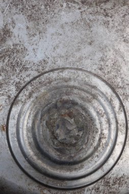 Çizik ve çatlaklarla metal doku