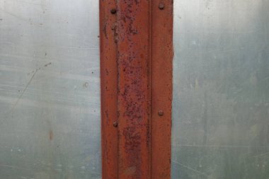 Çizik ve çatlaklarla metal doku