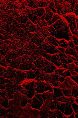 Duvar dokusundan eski boya soyuluyor