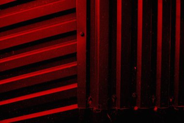 Soyut grunge arkaplanı. Monokrom dokusu. Siyah ve kırmızı desenli arka plan