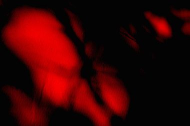 Soyut grunge arkaplanı. Monokrom dokusu. Siyah ve kırmızı desenli arka plan