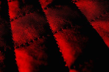 Soyut grunge arkaplanı. Monokrom dokusu. Siyah ve kırmızı desenli arka plan