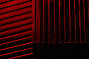 Soyut grunge arkaplanı. Monokrom dokusu. Siyah ve kırmızı desenli arka plan