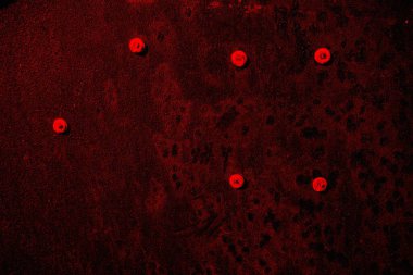 Soyut grunge arkaplanı. Monokrom dokusu. Siyah ve kırmızı desenli arka plan