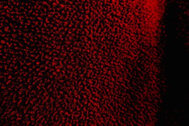 Soyut grunge arkaplanı. Monokrom dokusu. Siyah ve kırmızı desenli arka plan