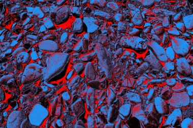 Doğada kayalık yol