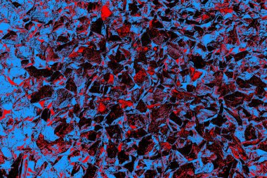 Doğada kayalık yol