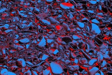 Doğada kayalık yol