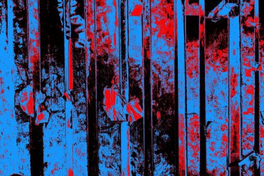 Oluklu metal levha çit görevi görüyor, dikey çizgilere yatay görünüm