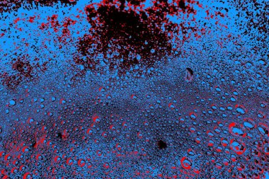 Kırmızı ve mavi renkli grungy duvar, desenli arka plan