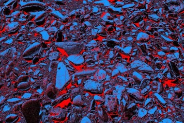 Doğada kayalık yol