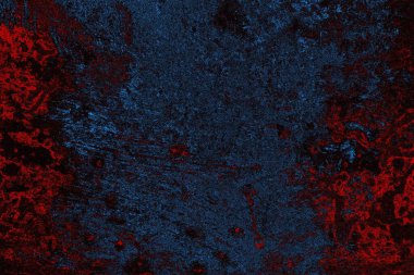 Koyu renkli ses, arka planda çatlaklar olan grunge duvar dokusu