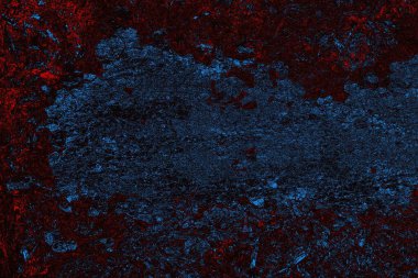 Koyu renkli ses, çatlak ve arkaplanı su sıçratan grunge duvar dokusu